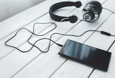 法甲：图卢兹门将雷斯接受采访谈自己被米兰重点关注时表示，目前我只专注图卢兹的比赛